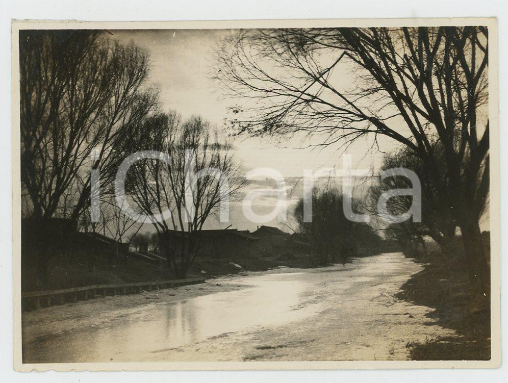 1935 ca CINA - Paesaggio fluviale (1) - Foto VINTAGE 8x6 cm Fotografia d'epoca.CONDIZIONI: G FORMATO: 8x6 cm    originale e autentica 1