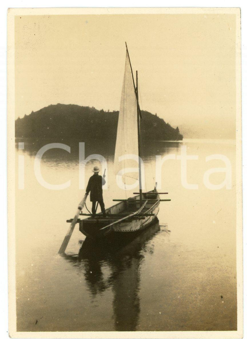 1935 ca JAPAN View of MOTO-HAKONE with sail boat - Photo 7x10 cm Fotografia d'epoca. GOOD/buono  Formato: 7x10 cm originale e autentica 1