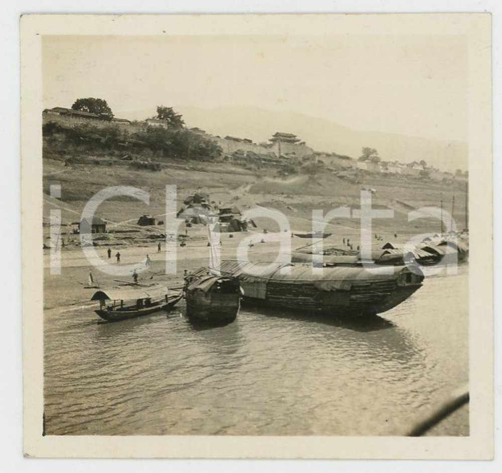 1935 ca CINA - Paesaggio fluviale con barche (2) - Foto VINTAGE 6x6 cm Fotografia d'epoca.CONDIZIONI: GFORMATO: 6x6 cm    originale e autentica 1