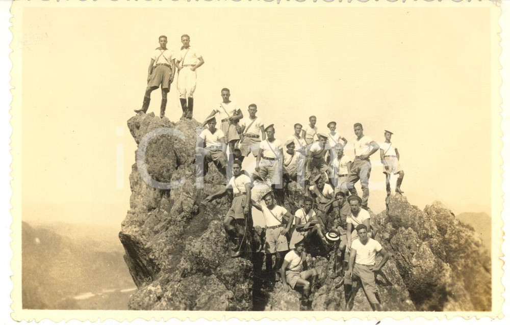 1935 ca CINA Area Grande Muraglia - Leoni di SAN MARCO in visita (2) Foto 14x9 Fotografia d'epoca.CONDIZIONI: G (lievi aloni)FORMATO: 14x9 cm    originale e autentica 1