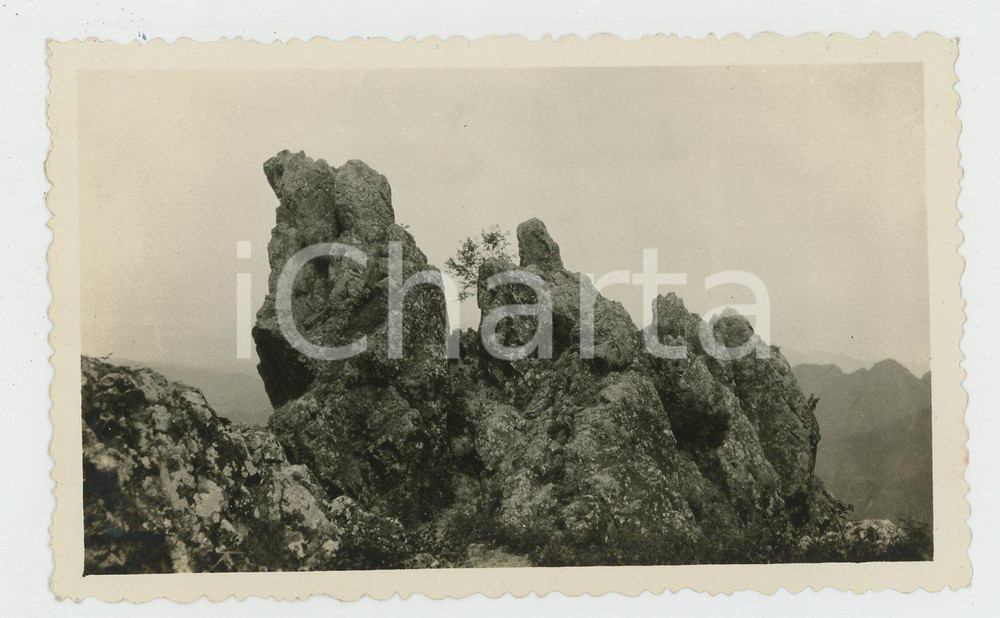 1935 ca CINA - Paesaggio con roccia - Foto VINTAGE 11x7 cm Fotografia d'epoca.CONDIZIONI: GFORMATO: 11x7 cm    originale e autentica 1