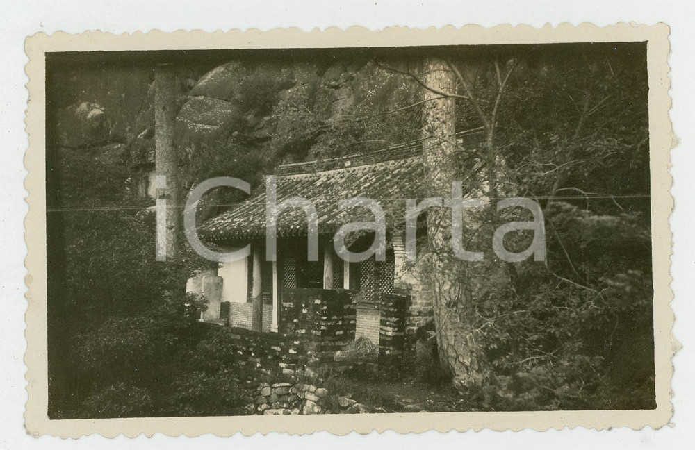 1935 ca CINA - Paesaggio di montagna con casa *Foto Fotografia d'epoca. FAIR/discreto Lievi smussature angolari Formato: 11 x 7 cm originale e autentica 1