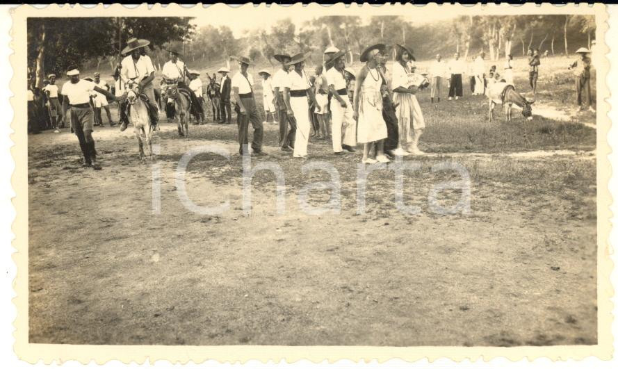 1935 ca CINA TIENTSIN Leoni di SAN MARCO - Corsa con gli asini (6) Foto 11x7 cm Fotografia d'epoca.CONDIZIONI: GFORMATO: 11x7 cm    originale e autentica 1