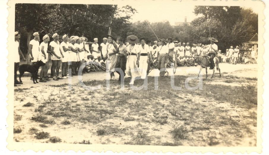 1935 ca CINA TIENTSIN Leoni di SAN MARCO - Corsa con gli asini (3) Foto 11x7 cm Fotografia d'epoca.CONDIZIONI: GFORMATO: 11x7 cm    originale e autentica 1