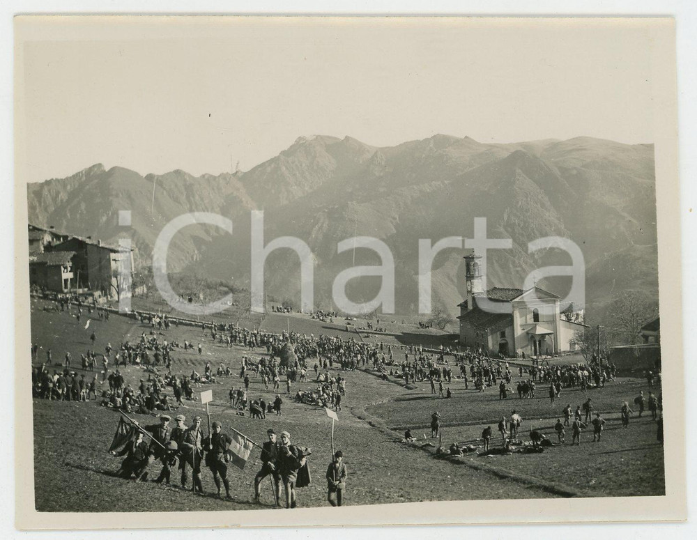 1920 ca ALTA VAL SERIANA Gruppo Escursionisti VOGHERA - Ritratto e paesaggio Fotografia d'epoca. GOOD/buono  Formato: 12 x 9 cm originale e autentica 1