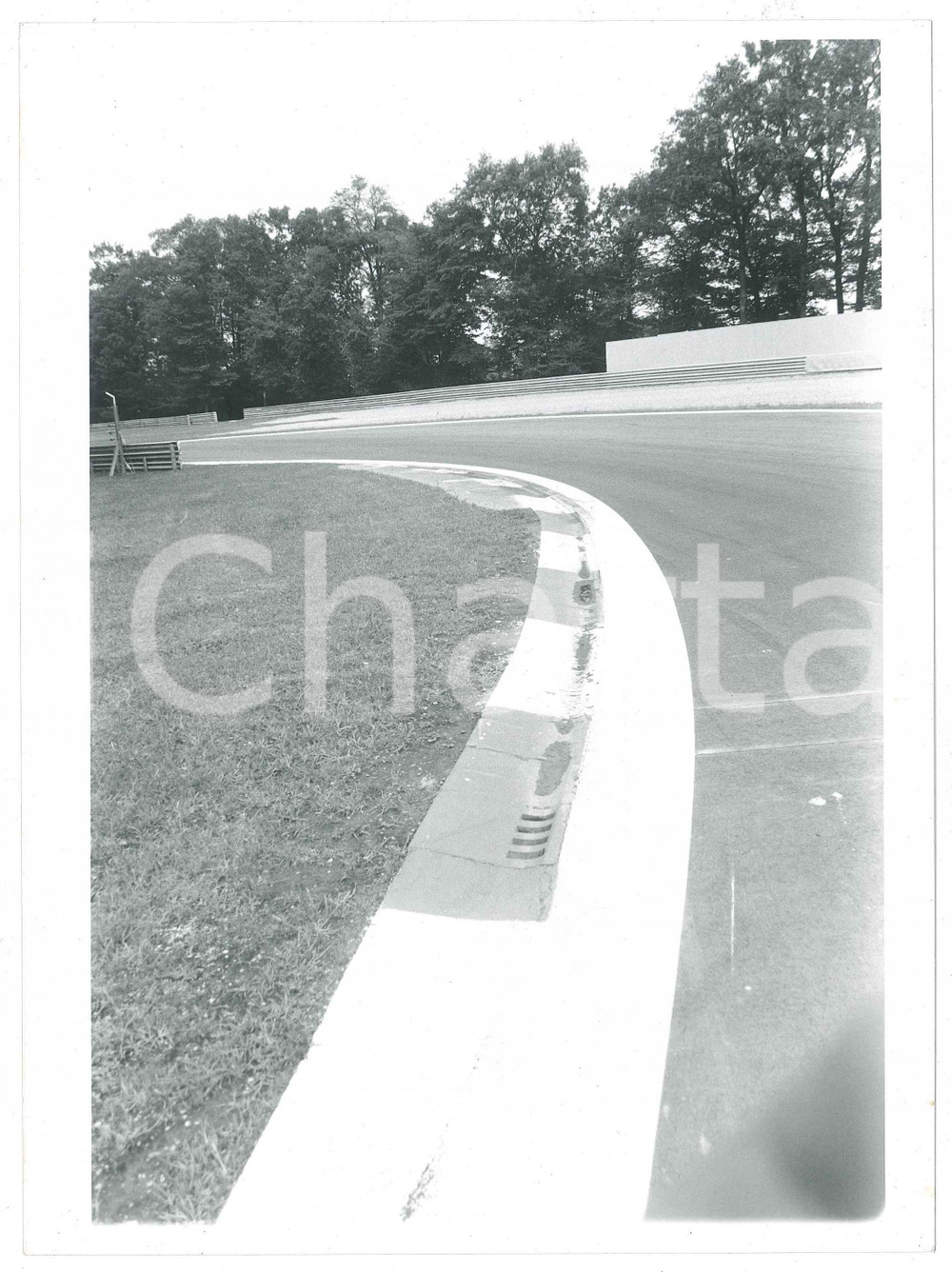 1980 ca MONZA - Autodromo in rifacimento - Foto 18x24 cm Fotografia originale d'agenzia. CONDIZIONI: GFORMATO: 18x24 cm    originale e autentica 1