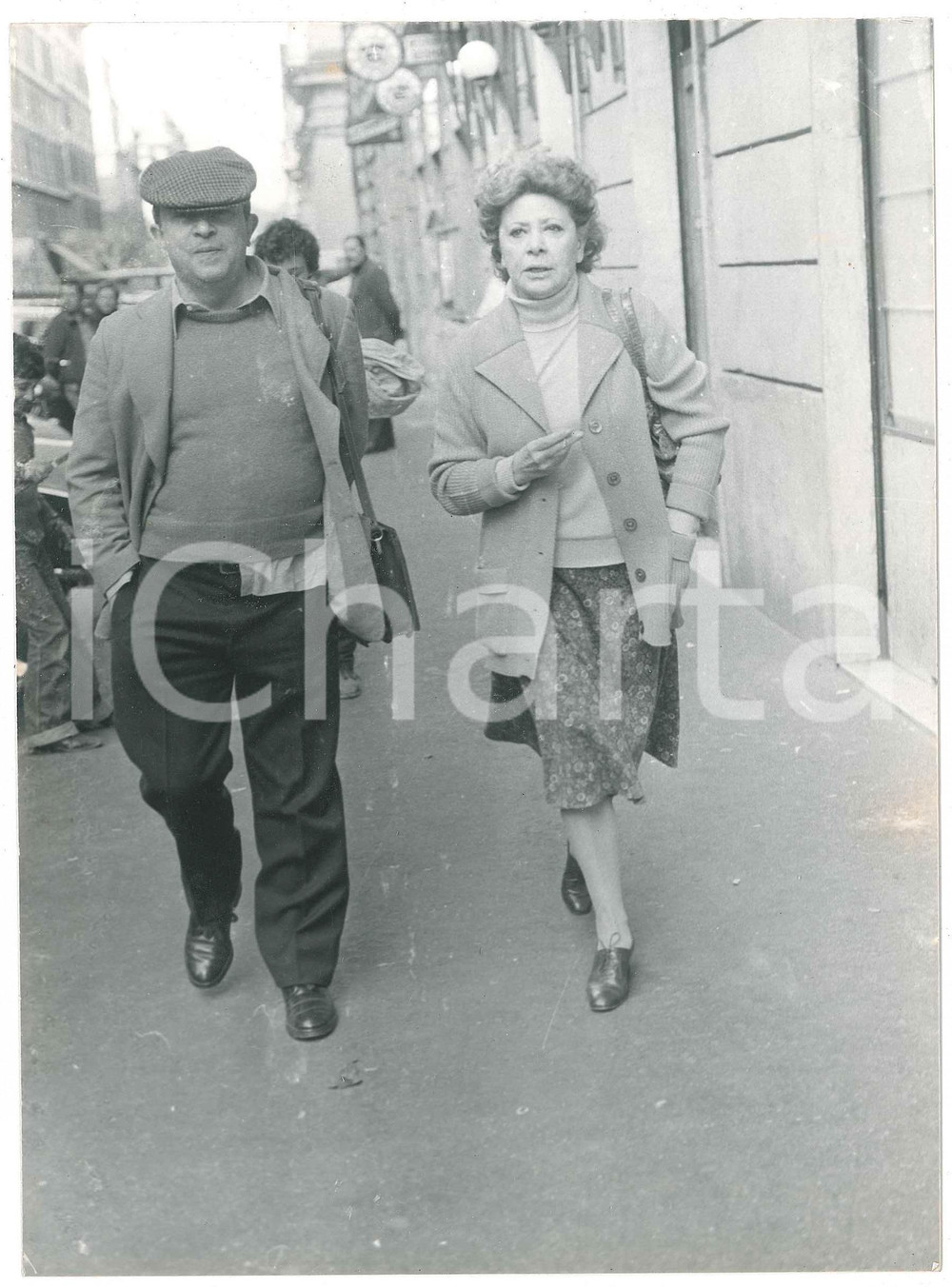 1970 ca ROMA - SPETTACOLO Paolo PANELLI Bice VALORI - Fotografia 14x20 cm Fotografia d'epoca.CONDIZIONI: FAIR (lievi smussature agli angoli)FORMATO: 14x20 cm    originale e autentica 1
