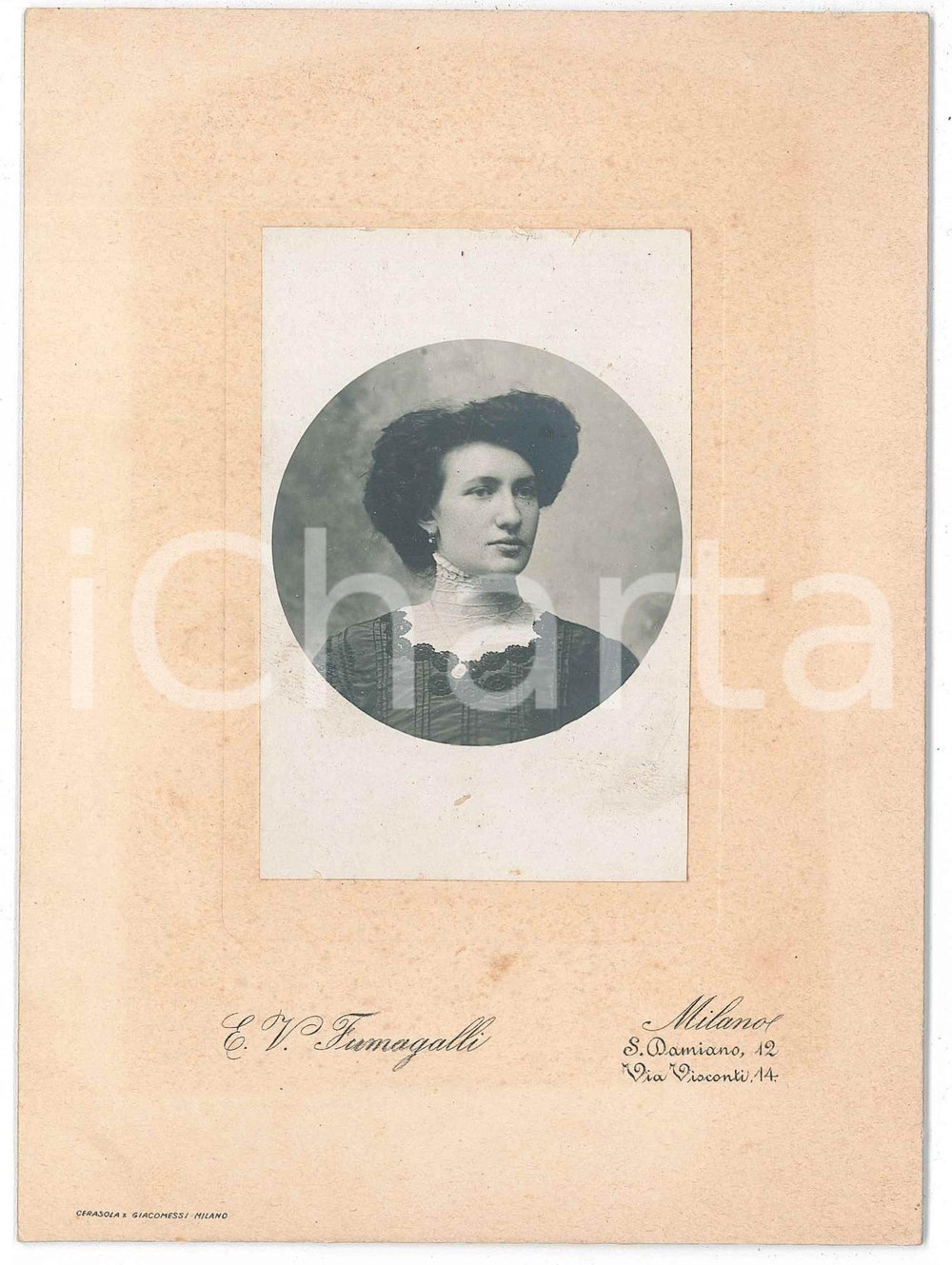 1890 ca MILANO - Ritratto di donna - Busto *Foto E. V. FUMAGALLI 12x16 cm  Fotografia d'epoca, su cartoncino rigido.FOTOGRAFO: E. V. Fumagalli - MilanoCONDIZIONI: GFORMATO: 12x16 cm    originale e autentica 1