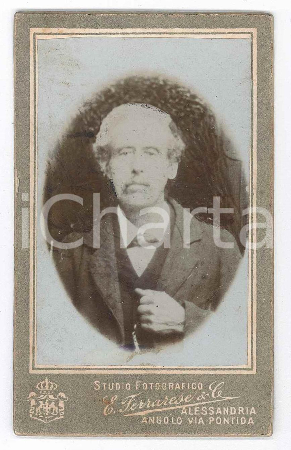 1880 ca. MILANO - Ritratto di anziano in abito elegante - Foto FERRARESE CDV  Fotografia d'epoca, su cartoncino rigido.FOTOGRAFO: E. Ferrarese &amp; C. Alessandria - angolo via Pontida FAIR/discreto Lieve smussature angolari, abrasioni diffuse, ingiallimento al verso Formato: 6 x 10 cm originale e autentica 1
