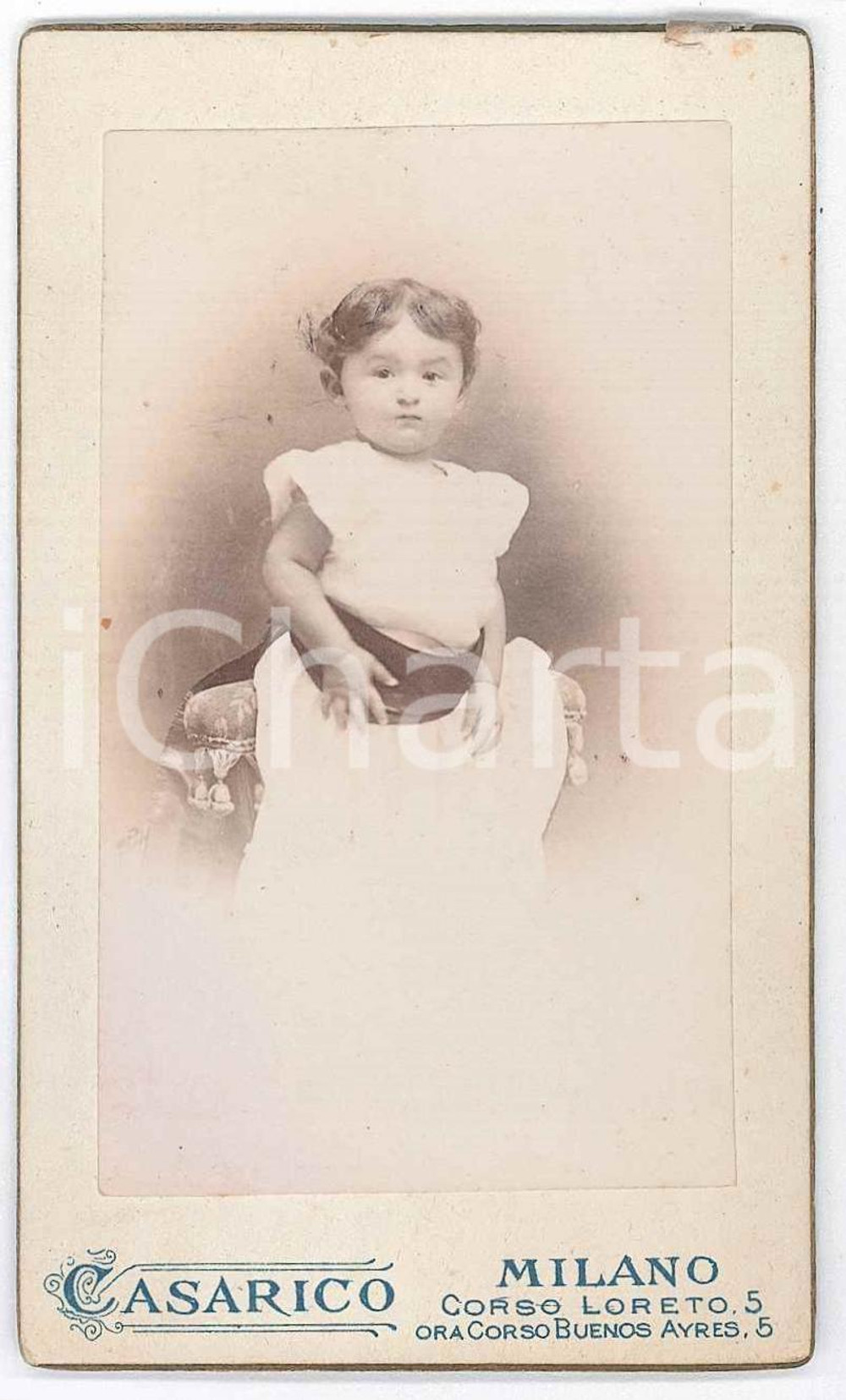 1890 ca MILANO Ritratto di bambina - Foto CASARICO - CDV  Fotografia d'epoca, su cartoncino.FOTOGRAFO: Casarico - Milano, Corso Loreto 5 GOOD/buono  Formato: CDV (6x10 cm) originale e autentica 1
