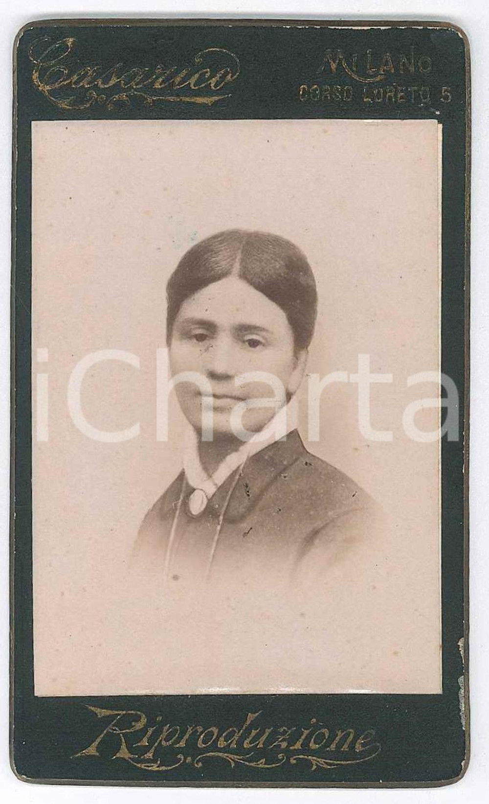 1890 ca MILANO Ritratto femminile - Foto CASARICO - CDV  Fotografia d'epoca, su cartoncino.FOTOGRAFO: Casarico - Milano, Corso Loreto 5 GOOD/buono  Formato: CDV (6x10 cm) originale e autentica 1