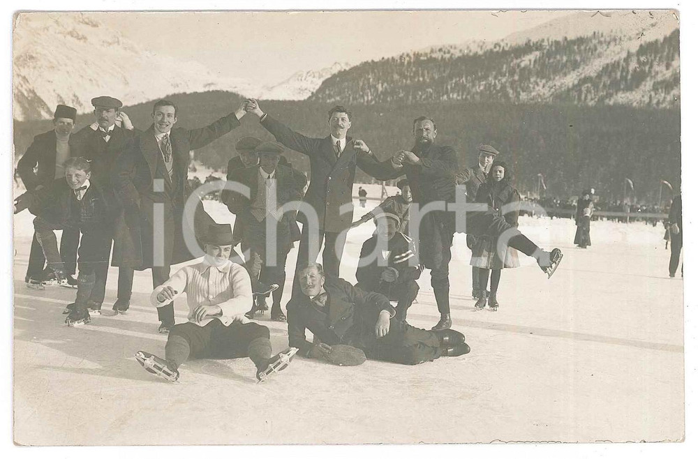 1920 ca ITALIA - PATTINAGGIO - Gruppo di amici sul ghiaccio *Foto 14x9 cm Fotografia d'epoca.FOTOGRAFO: G. Ehanhoffer - St. Moritz GOOD/buono  Formato: 14x9 cm originale e autentica 1