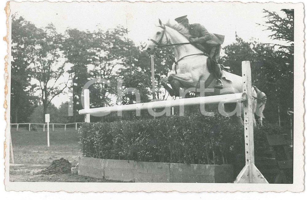 1940 ca SALSOMAGGIORE TERME Concorso Ippico - Salto siepe *Foto 14x9 cm Fotografia d'epoca, in formato cartolina postale.  FAIR/discreto lievi abrasioni al lato sinistro Formato: 14x9 cm originale e autentica 1