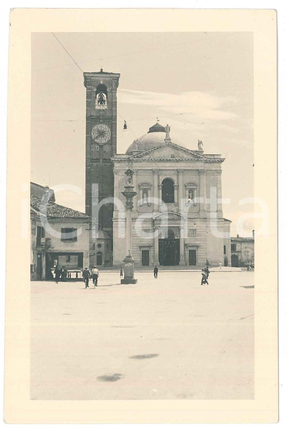 1950 ca GALLARATE Piazza con la Basilica di Santa Maria Assunta - Foto 10x15 cm Fotografia d'epoca.FOTOGRAFO: Matuella - Milano, corso Buenos Aires 3 GOOD/buono  Formato: 10x15 originale e autentica 1