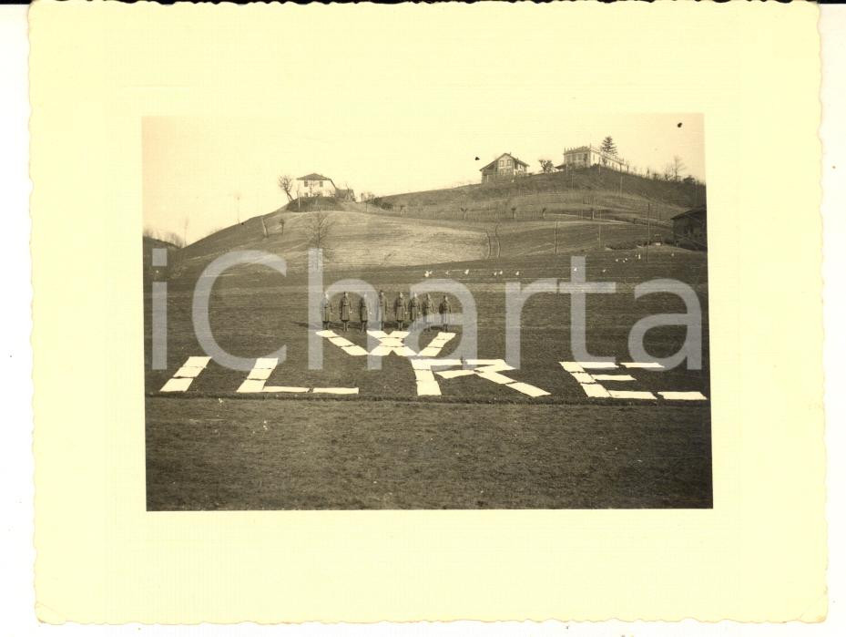 1940 ca ITALIA Ufficiali con scritta "W IL RE" in un campo - Foto 11x9 cm  Fotografia d'epoca. GOOD/buono  Formato: 11x9 cm originale e autentica 1