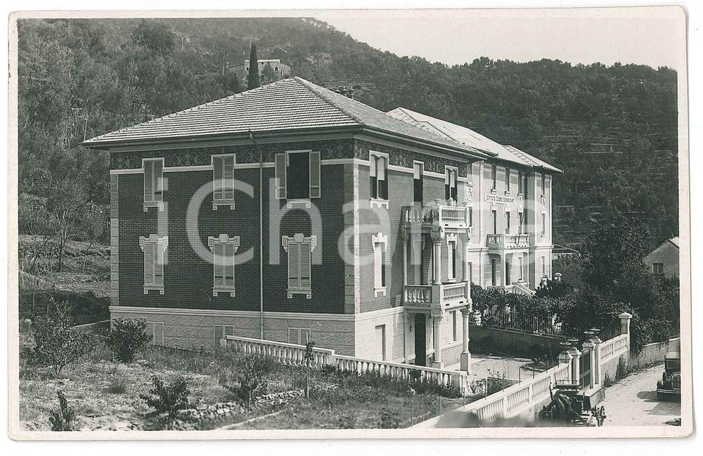 1920 ca VARAZZE Istituto Suore Domenicane - Facciata - Foto PANCANI 14x9 cm  Fotografia d'epoca, in formato cartolina postale. GOOD/buono minima impressione al lato destro Formato: 14x9 cm originale e autentica 1