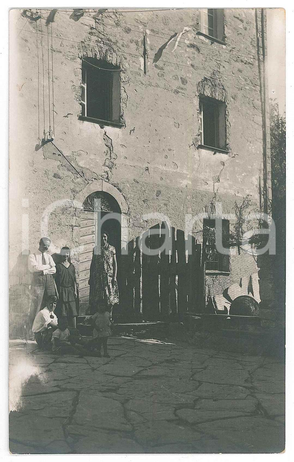 1928 SANTO STEFANO D'AVETO Foto di famiglia - Fotografia 8x13 cm Fotografia d'epoca in formato cartolina postale. GOOD/buono  Formato: 8x13 cm originale e autentica 1