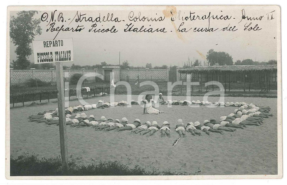 1931 ONB STRADELLA - Colonia Elioterapica - Reparto Piccole Italiane - Foto Fotografia d'epoca, in formato cartolina postale. POOR/danneggiato macchia al lato superiore Formato: 14x9 cm originale e autentica 1