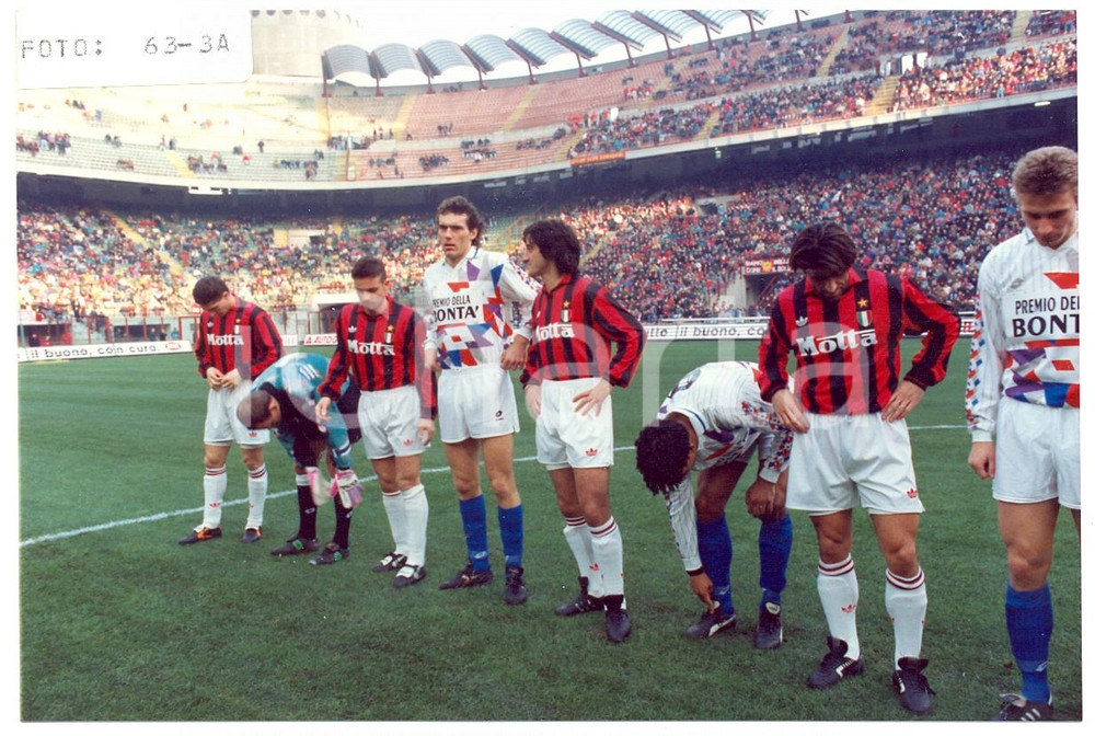 1995 ca CALCIO - AC MILAN Daniele MASSARO Marco SIMONE Fernardo DE NAPOLI Foto  Fotografia originale, d'epoca. FAIR/discreto Adesivo all'angolo superiore sinistro Formato: 15x10 cm originale e autentica 1