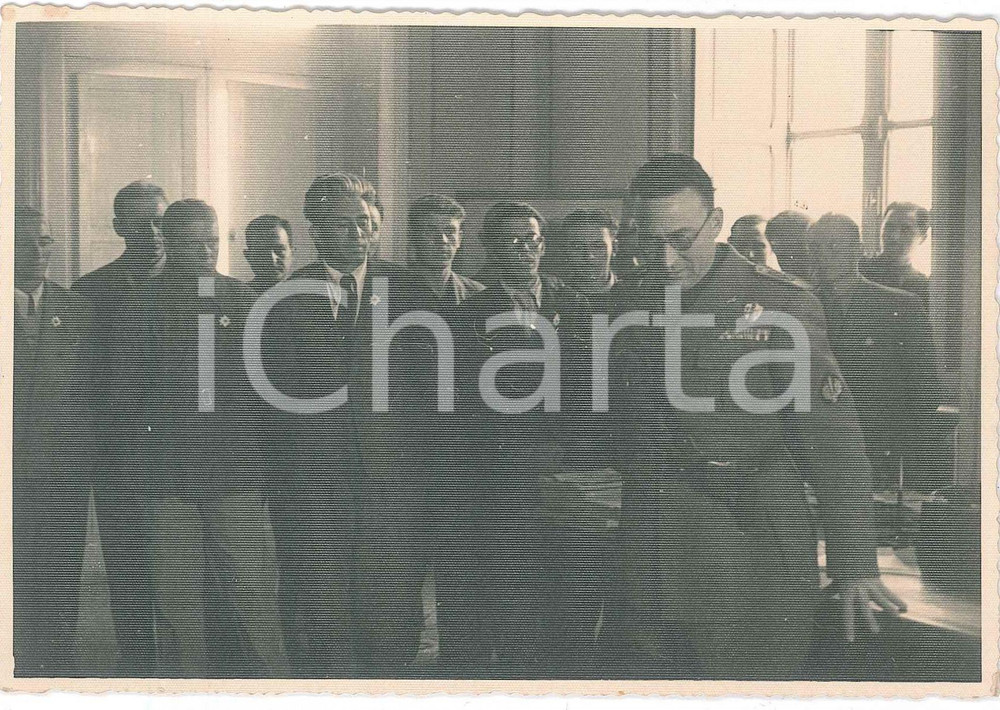 1935 ca A.O.I. ASMARA (ERITREA) Autorità locali con comandante fascista - Foto Fotografia d'epoca. GOOD/buono ma abrasioni al verso Formato: 15x10 cm originale e autentica 1