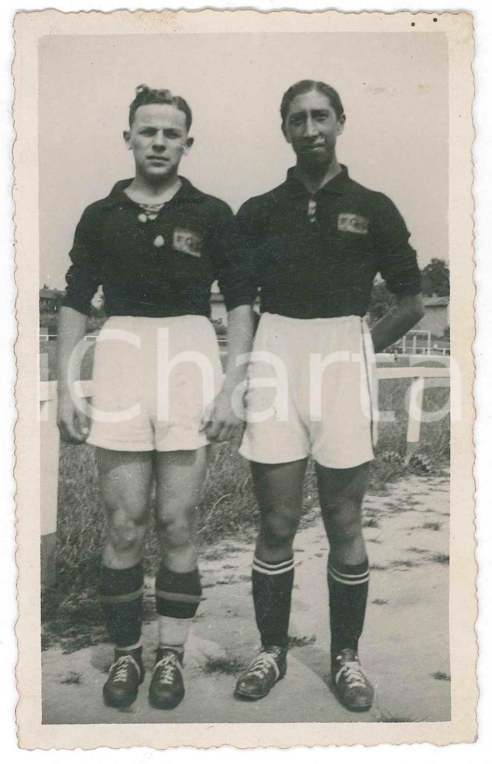 1930 ca ITALIA CALCIO DILETTANTI Coppia di calciatori - Foto cartolina  Fotografia d'epoca, in formato cartolina postale. GOOD/buono  Formato: 9x14 cm originale e autentica 1