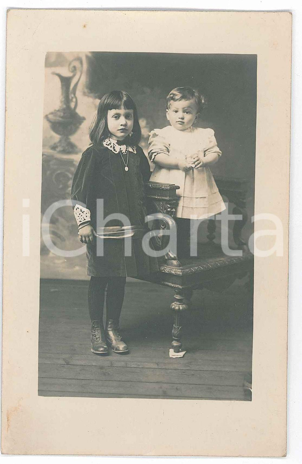 1914 DOMODOSSOLA Ritratto dei due fratellini Pia e Guglielmo - Foto 9x14 cm  Fotografia d'epoca, con didascalia manoscritta al verso. GOOD/buono  Formato: 9x14 cm originale e autentica 1