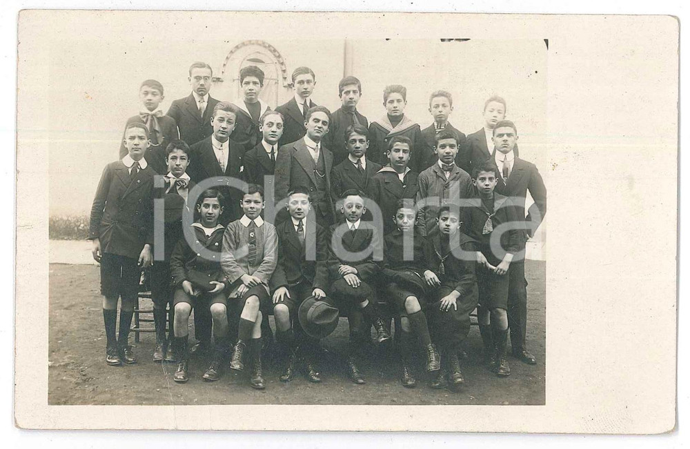 1913 ITALIA Congregazione Mariana MATER AMABILIS - Gruppo di ragazzi *Foto  Fotografia d'epoca, in formato cartolina postale. FAIR/discreto piegatura al lato inferiore Formato: 14x9 cm originale e autentica 1