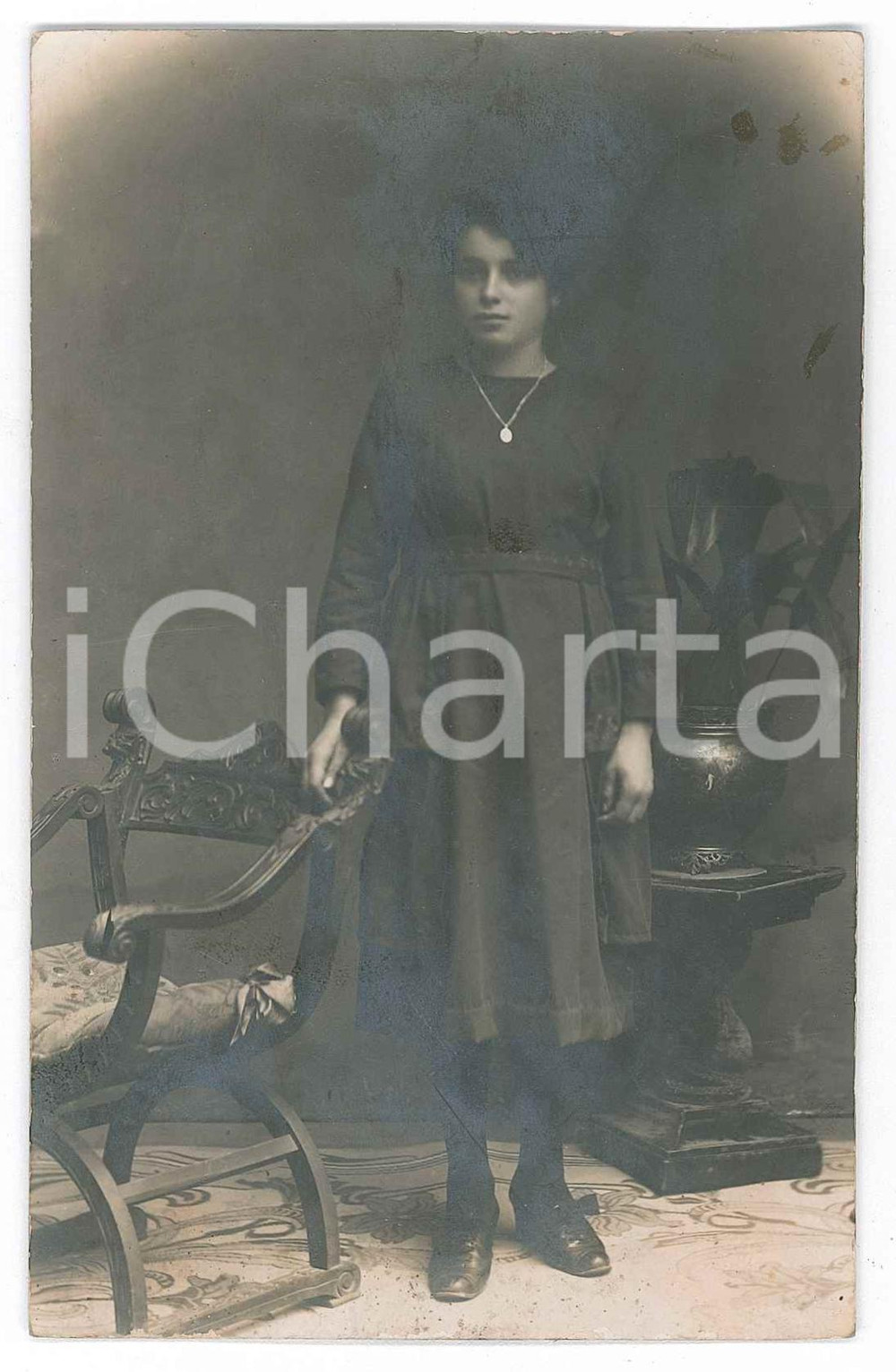 1910 ca ARONA (NO) Ritratto di giovane donna - Foto L. SICCOLI 9x14 cm  Fotografia d'epoca, in formato cartolina postale.FOTOGRAFO: L. Siccoli - Arona GOOD/buono  Formato: 9x14 cm originale e autentica 1