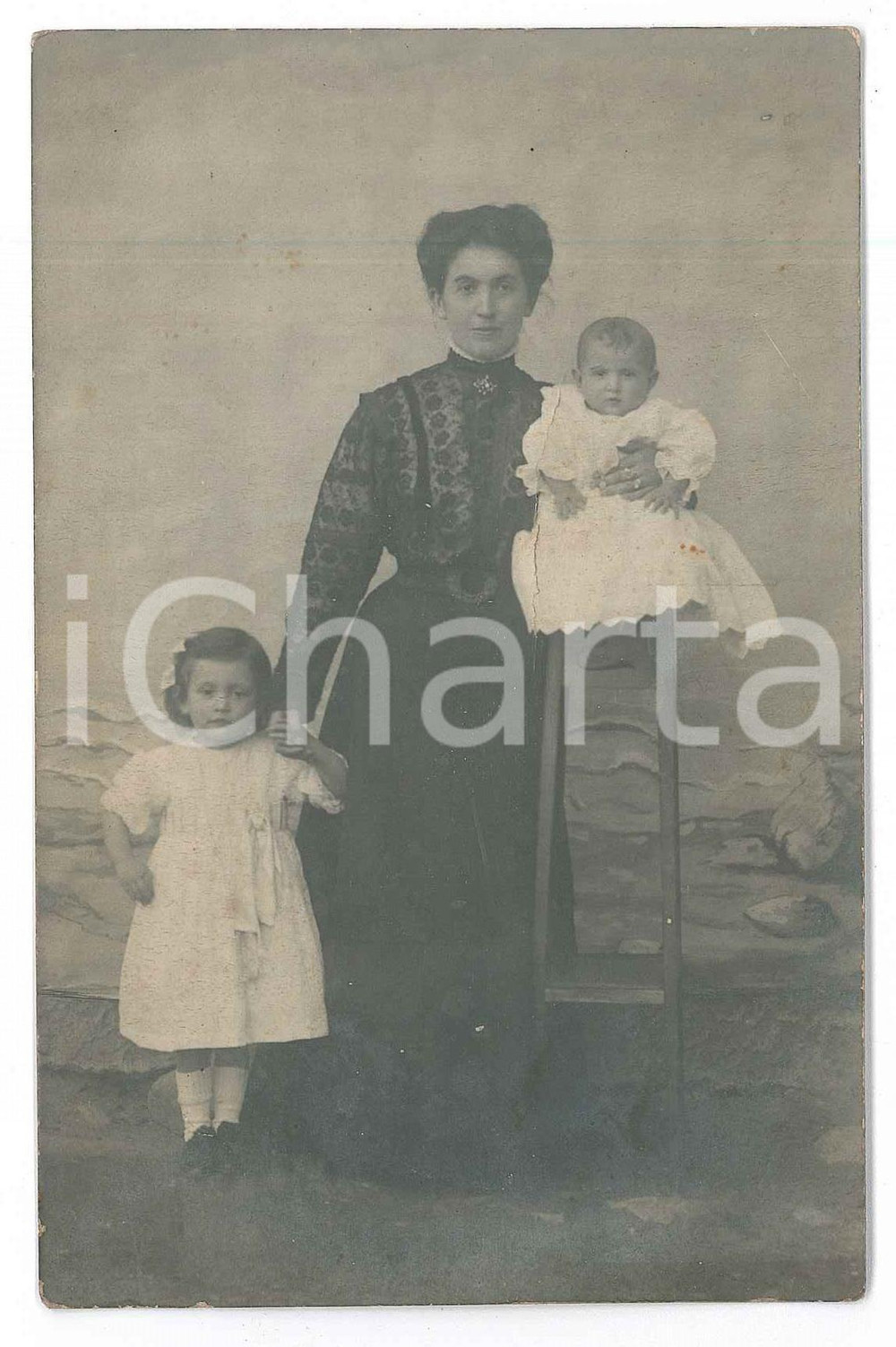 Fotografia d epoca originale 1910 DOMODOSSOLA Ritratto di donna con i figli Pia e Guglielmo  Foto 9x14 3 1