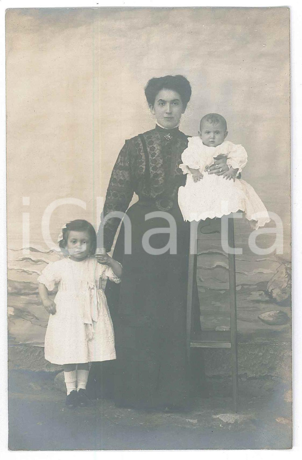 Fotografia d epoca originale 1910 DOMODOSSOLA Ritratto di donna con i figli Pia e Guglielmo  Foto 9x14 4 1