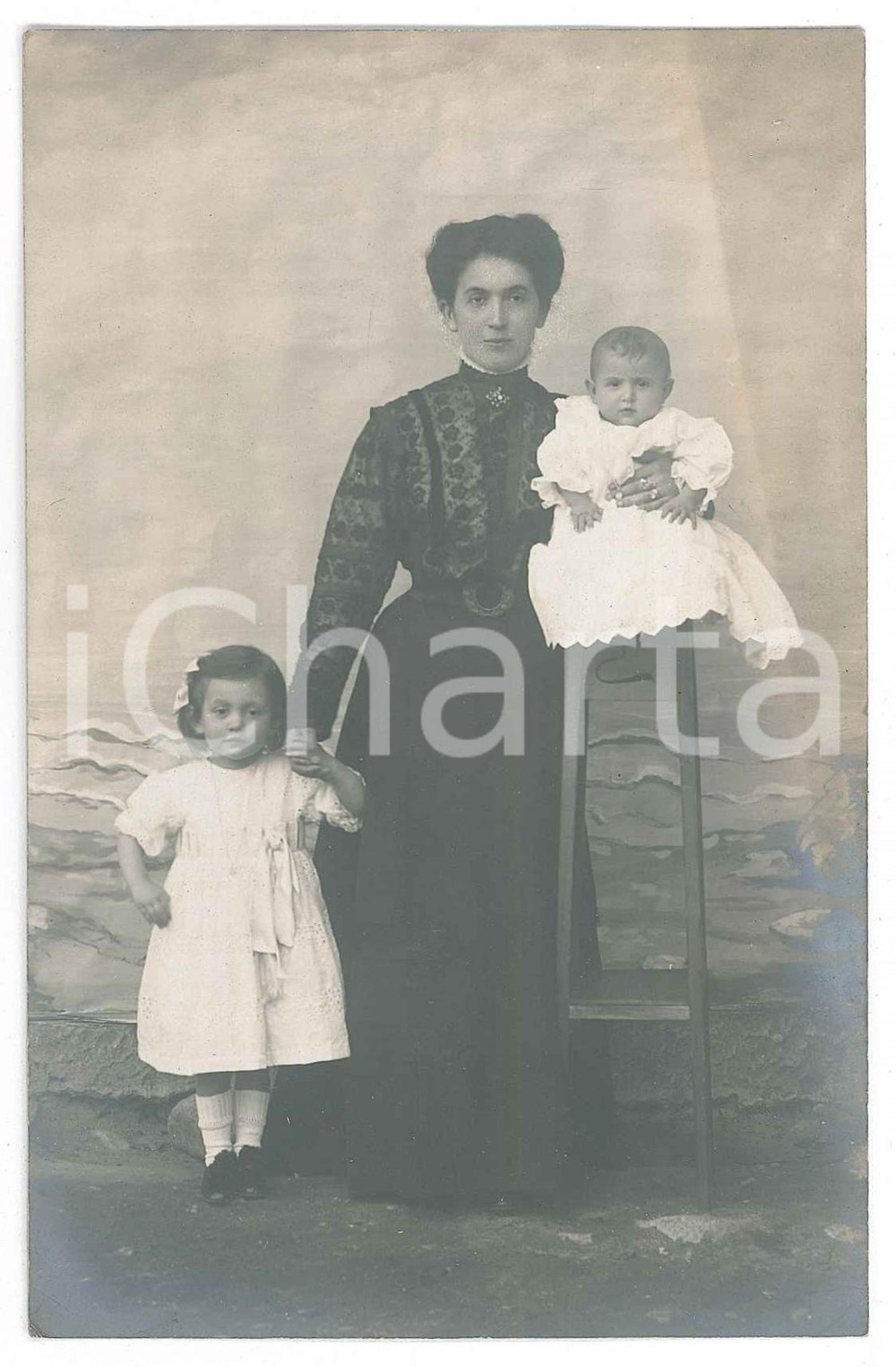 Fotografia d epoca originale 1910 DOMODOSSOLA Ritratto di donna con i figli Pia e Guglielmo  Foto 9x14 6 1