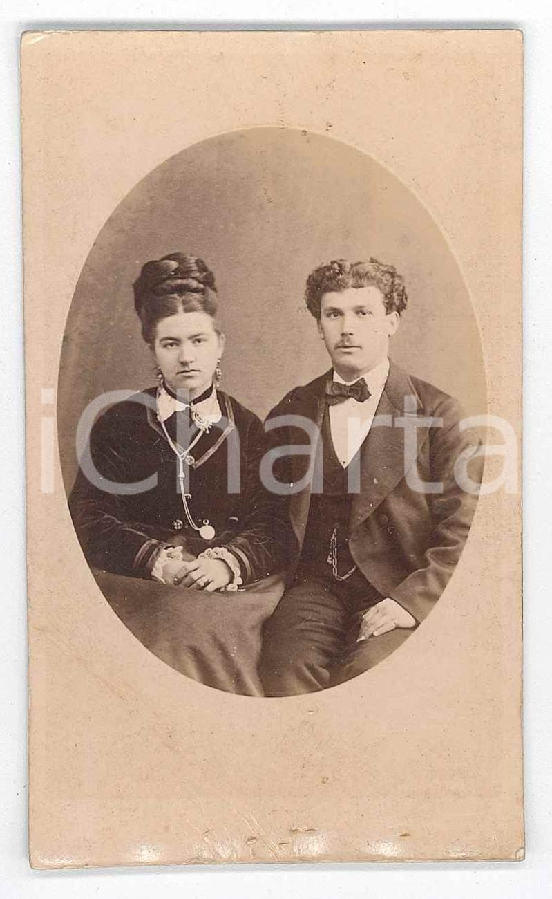 Fotografia d epoca originale 1870 ca. PIACENZA  Ritratto di giovane coppia di sposi  Foto Fratelli GREGORI 1