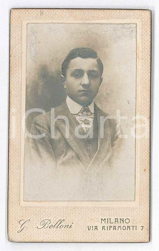 Fotografia d epoca originale 1880 ca. MILANO  Ritratto giovane uomo in vestito elegante  Foto BELLONI 1