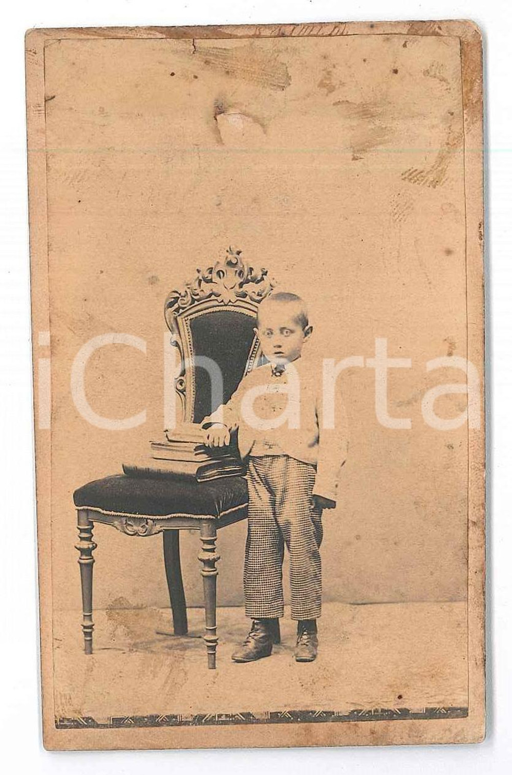 1865 ca TORINO Conte Filiberto di VERRUA bambino - Foto CDV  Fotografia d'epoca, su cartoncino morbido. POOR/danneggiato macchie diffuse e piccola abrasione centrale Formato: 6x10 cm originale e autentica 1