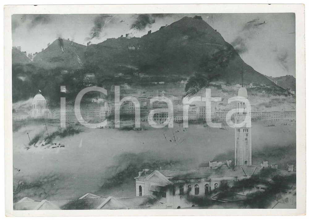 1940 ca WW2 FOTOMONTAGGIO Attacco alla flotta in un porto - Foto 18x13 cm Fotografia d'epoca, realizzata con la tecnica del fotomontaggio.  GOOD/buono smussature angolari Formato: 18x13 cm originale e autentica 1