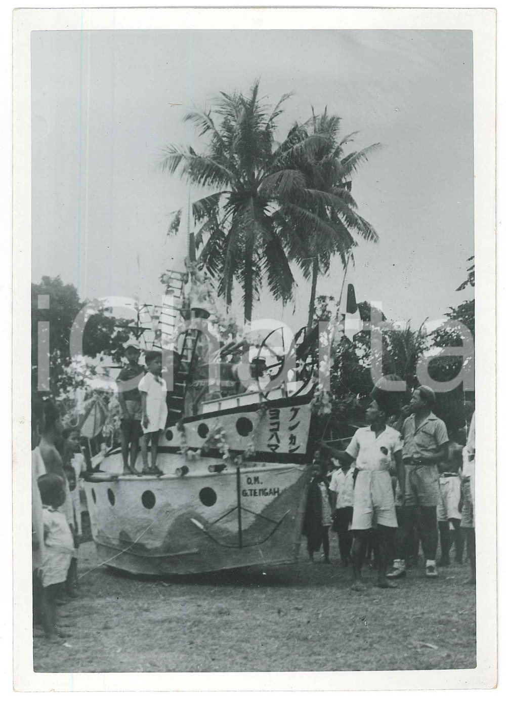 1940 ca JAPAN - SCHOOL - Children on a cardboard ship *Photo 13x18 cm Fotografia d'epoca.  GOOD/buono  Formato: 13x18 cm originale e autentica 1