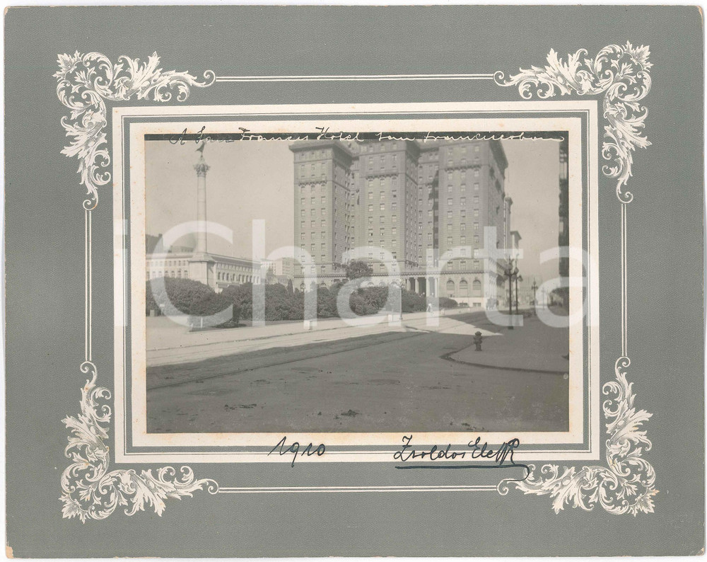 1910 Zsoldos ELEK - SAN FRANCISCO (USA) St. Francis Hotel - Photo 28x22 cm  Fotografia d'epoca, montata su cartoncino rigido, che reca didascalia originale al negativo e firma del fotografo.FOTOGRAFO: Zsoldos Elek GOOD/buono  Formato: 28x22 cm originale e autentica 1