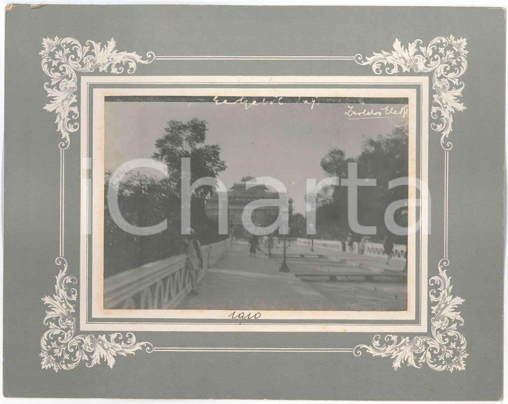 1910 Zsoldos ELEK - JAIPUR (INDIA) Maharaja Palace - ANIMATED Photo 28x22 cm  Fotografia d'epoca, montata su cartoncino rigido, che reca didascalia originale e firma al negativo.FOTOGRAFO: Zsoldos Elek GOOD/buono  Formato: 28x22 cm originale e autentica 1