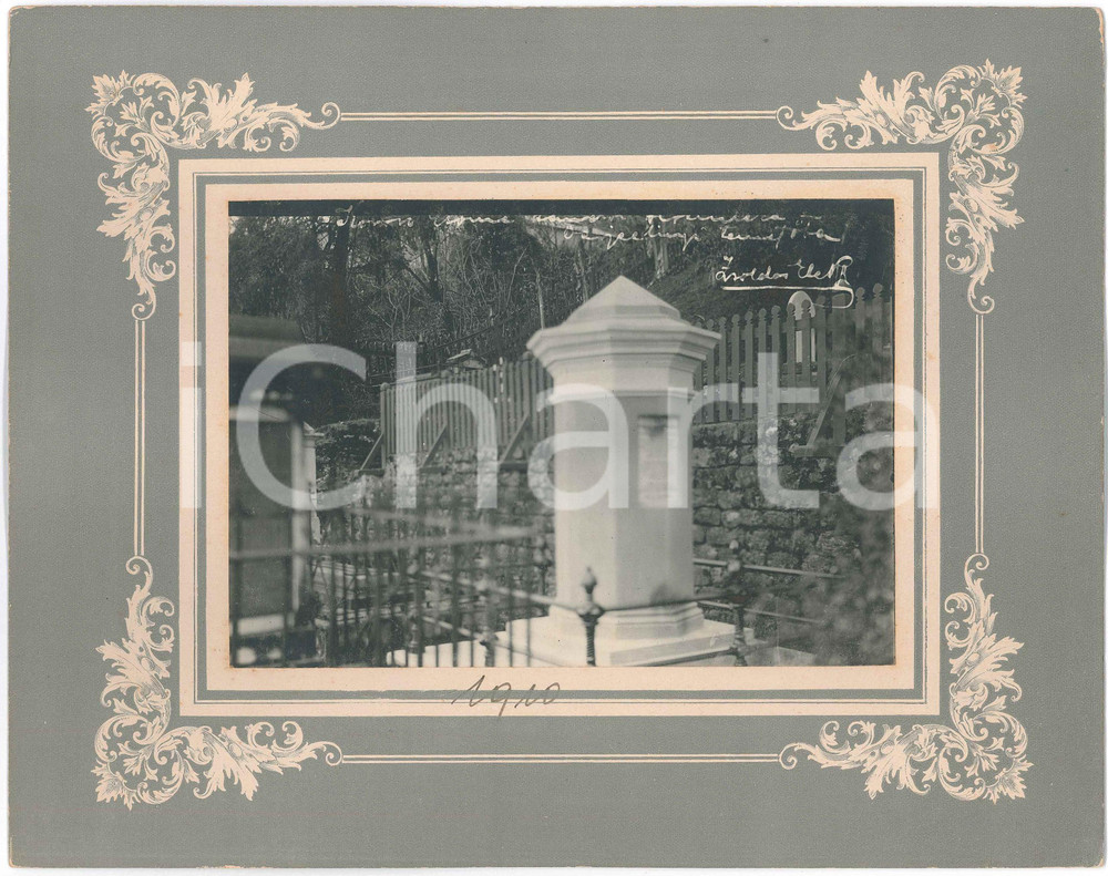1910 Zsoldos ELEK - INDIA - DARJEELING - The Old Cemetery - Photo 28x22 cm  Fotografia d'epoca, montata su cartoncino rigido, che reca al negativo didascalia originale e firma del fotografo.FOTOGRAFO: Zsoldos Elek GOOD/buono  Formato: 28x22 cm originale e autentica 1