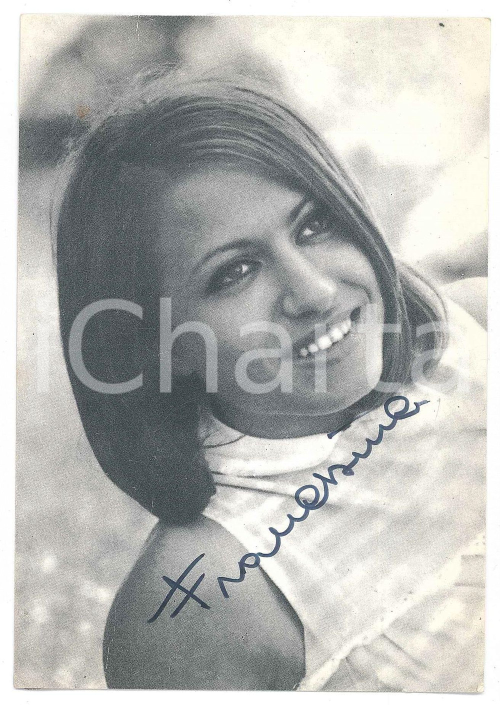 1966 CANTAGIRO - FRANCHINA "Per orgoglio" - Foto seriale con AUTOGRAFO Fotografia seriale d'epoca, con autografo al recto. POOR/danneggiato buone condizioni al recto, ma residui cartacei e di colla al verso; piegatura al lato superiore Formato: 10x15 cm originale e autentica 1
