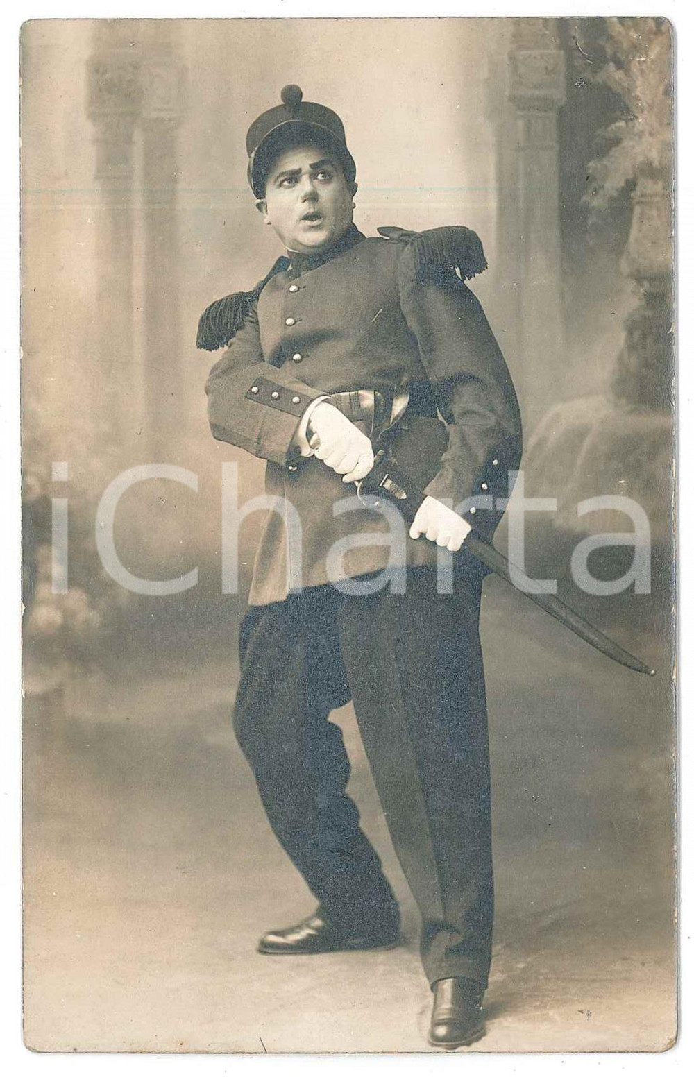 1915 ca ITALIA - CABARET - Attore comico militare - Foto cartolina RPPC Fotografia d'epoca, in formato cartolina postale.Dedica manoscritta al verso. GOOD/buono  Formato: 9x14 cm originale e autentica 1