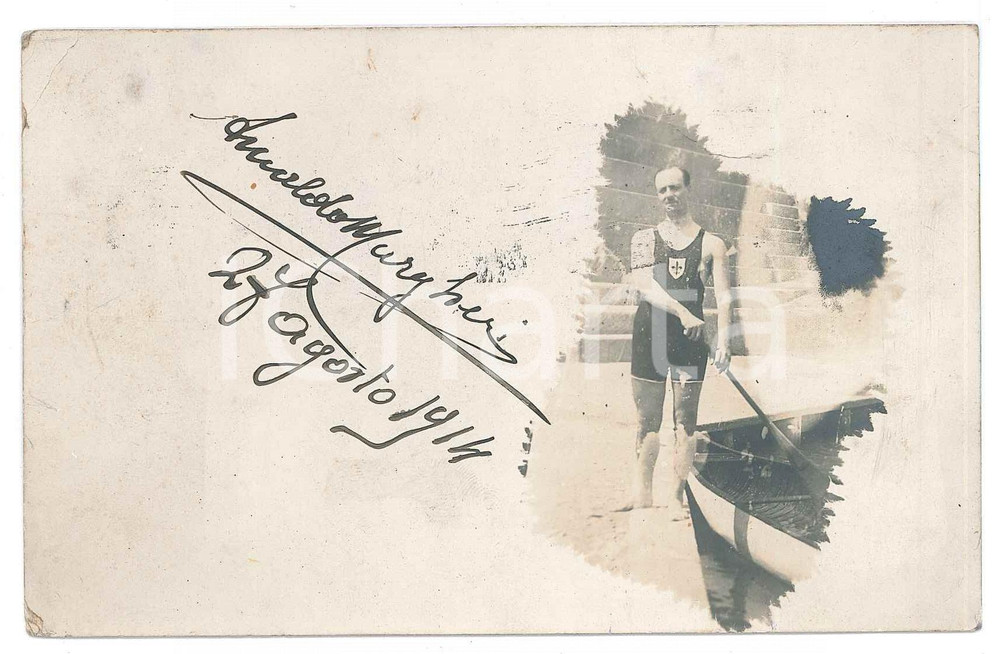 1914 FIRENZE Canottiere Arnaldo MARGHERI - Foto cartolina con AUTOGRAFO Fotografia d'epoca, in formato cartolina postale, con dedica manoscritta.Viaggiata. FAIR/discreto lievi piegature angolari Formato: 14x9 cm originale e autentica 1
