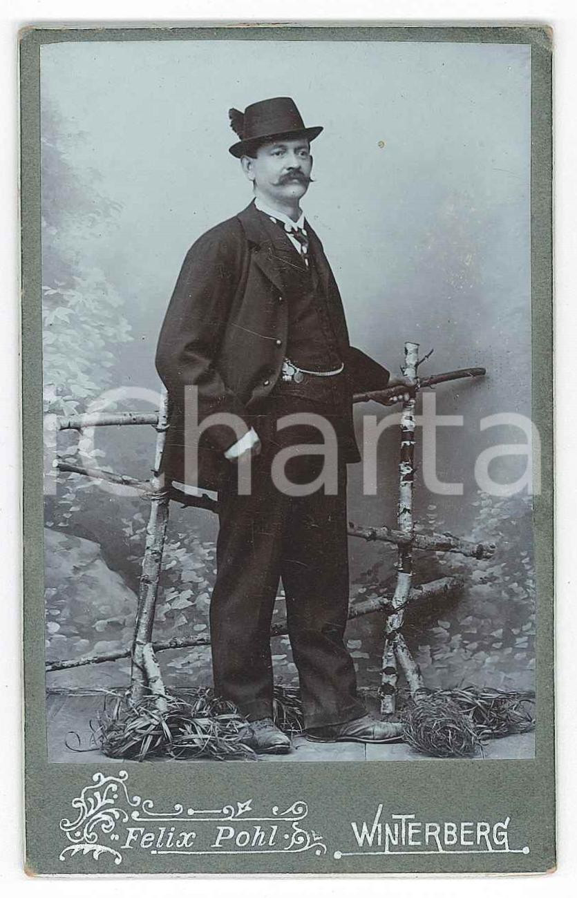 1910 ca WINTERBERG (GERMANY) Portrait of a man - Photo Felix POHL CDV  Fotografia d'epoca, su cartoncino rigido.FOTOGRAFO: Atelier Mitschala - M&auml;hrisch-Neustadt GOOD/buono  Formato: 6x10 cm originale e autentica 1