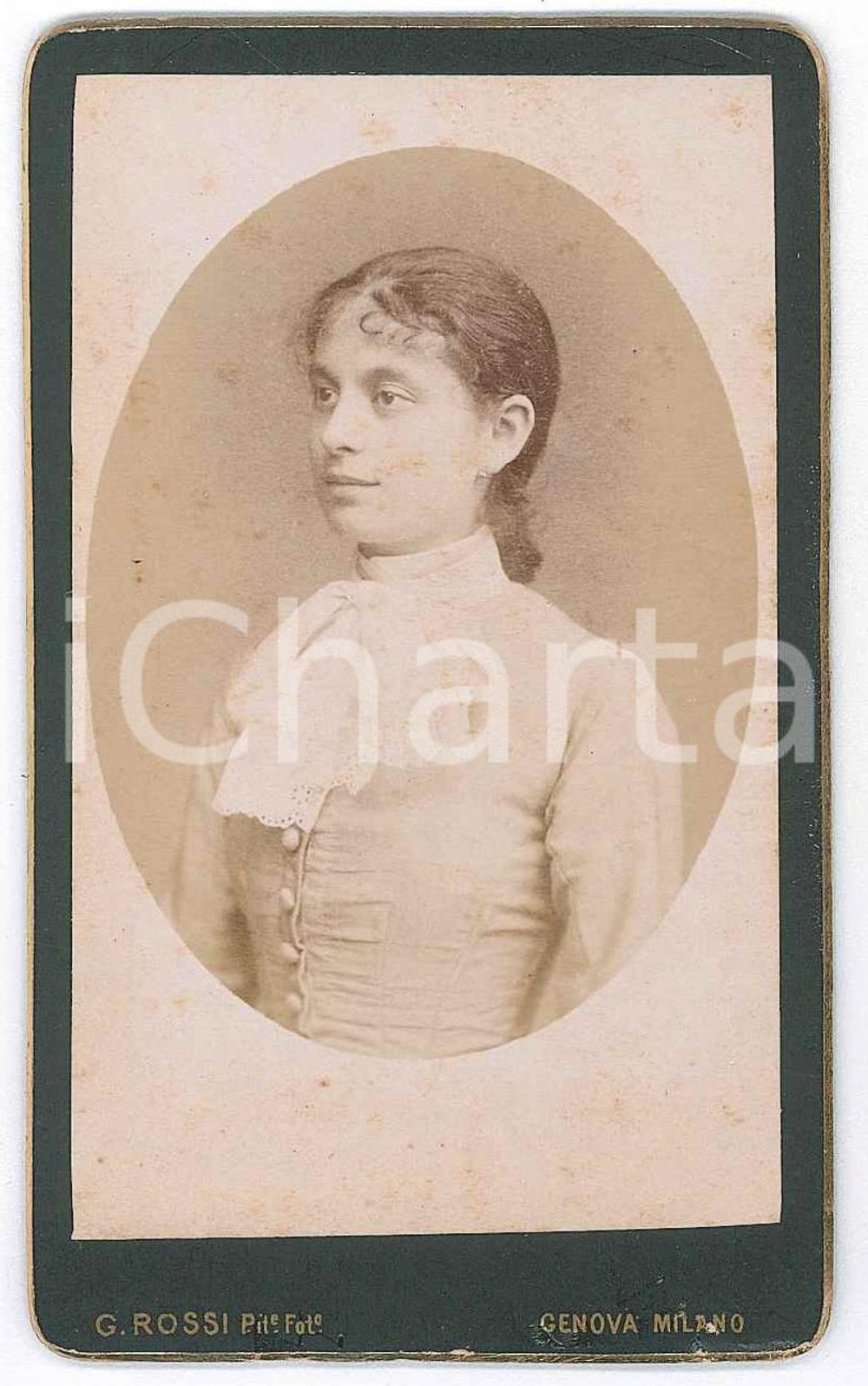 1890 ca MILANO Ritratto di ragazza con fiocco in pizzo - Foto Giulio ROSSI - CDV Fotografia d'epoca, montata su cartoncino rigido. GOOD/buono  Formato: 6x10 cm originale e autentica 1
