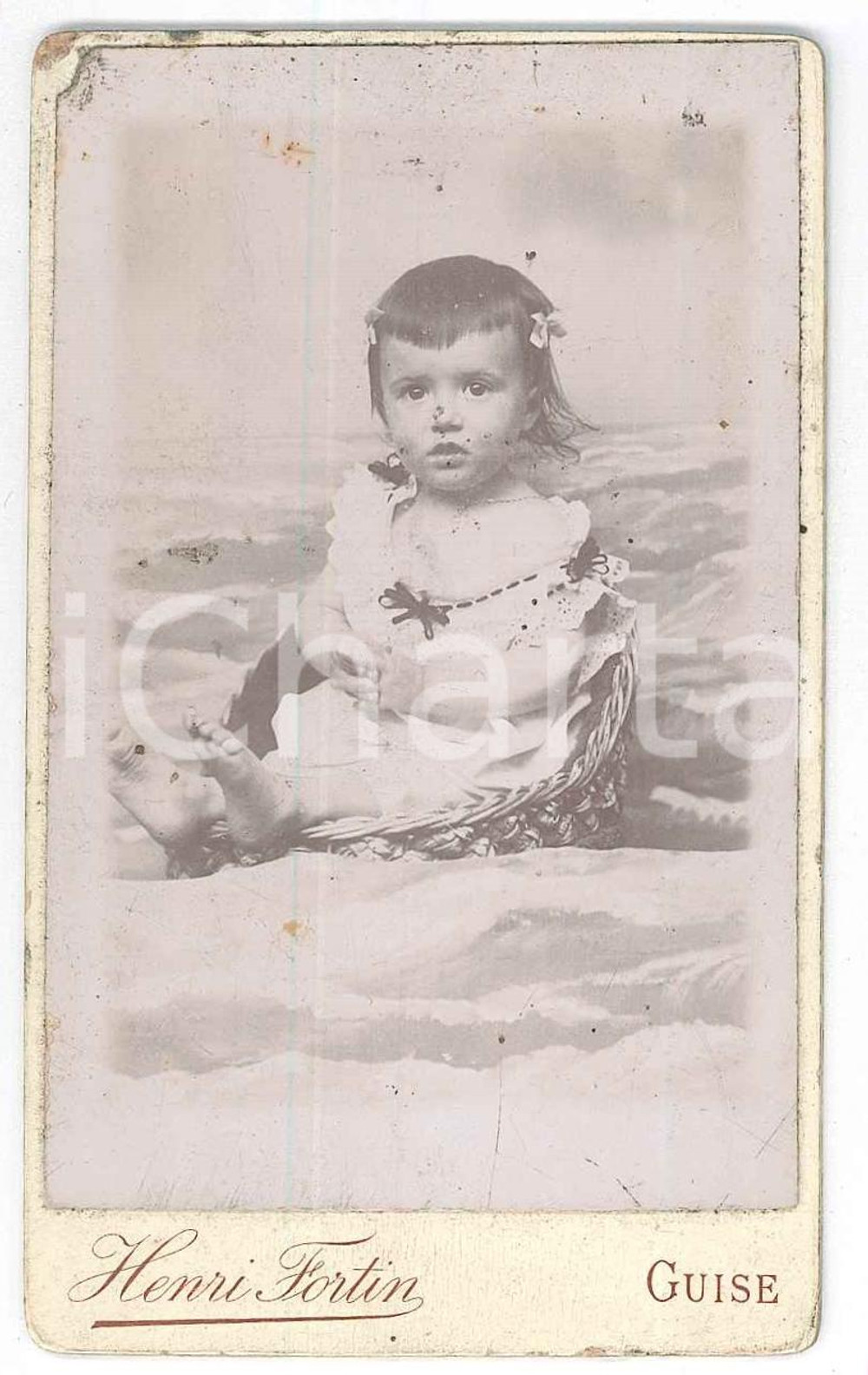 1880 ca GUISE (AISNE) Portrait d'enfant - Photo Henri FOTIN CDV  Fotografia d'epoca, su cartoncino rigido.  FAIR/discreto puntinature Formato: 6x10 cm originale e autentica 1