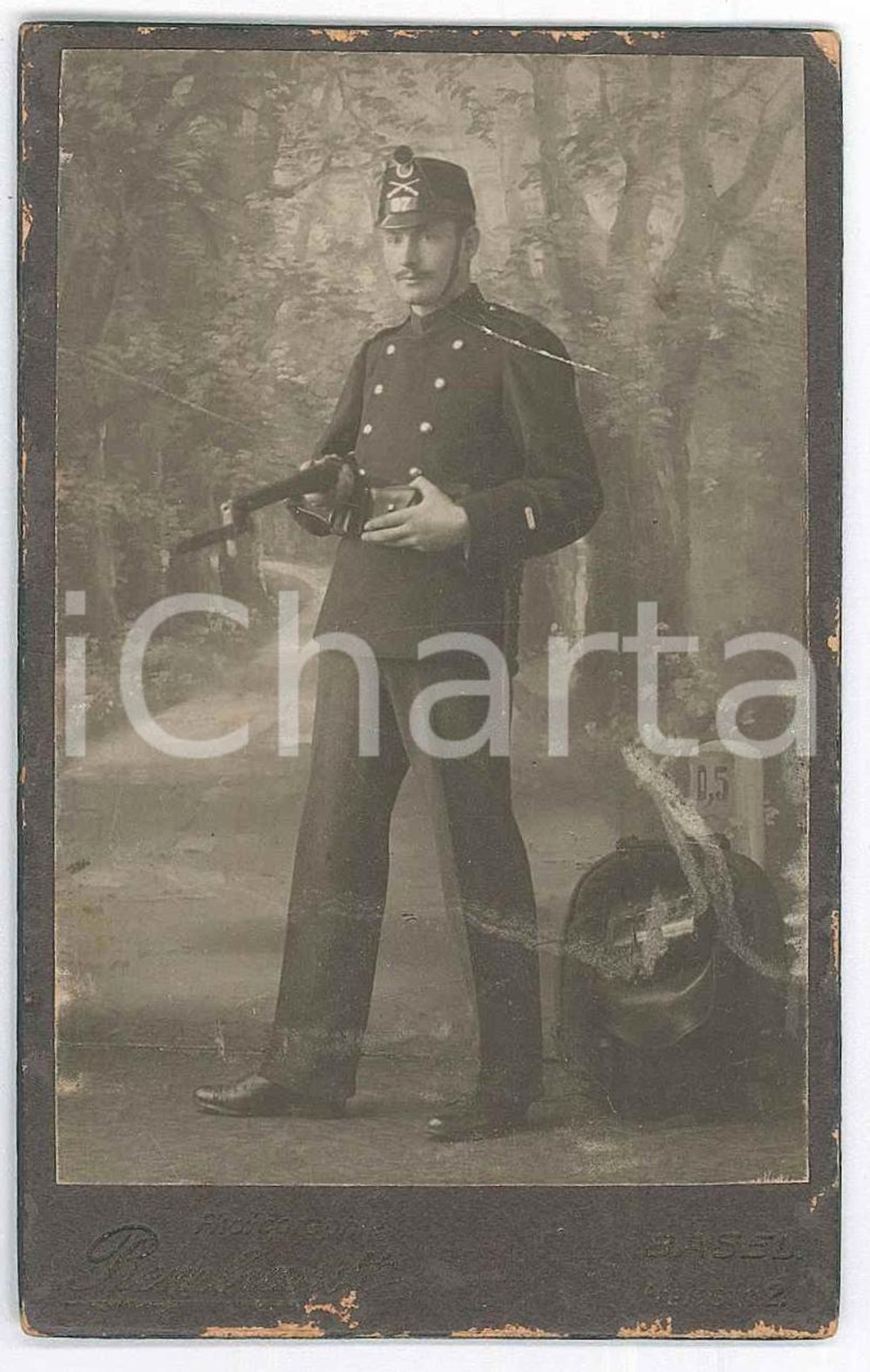 1900 ca BASEL Soldier with bayonet - Photographie REMBRANDT - CDV Fotografia d'epoca. FAIR/discreto Sbrecciature ai margini Formato: 6x10 originale e autentica 1