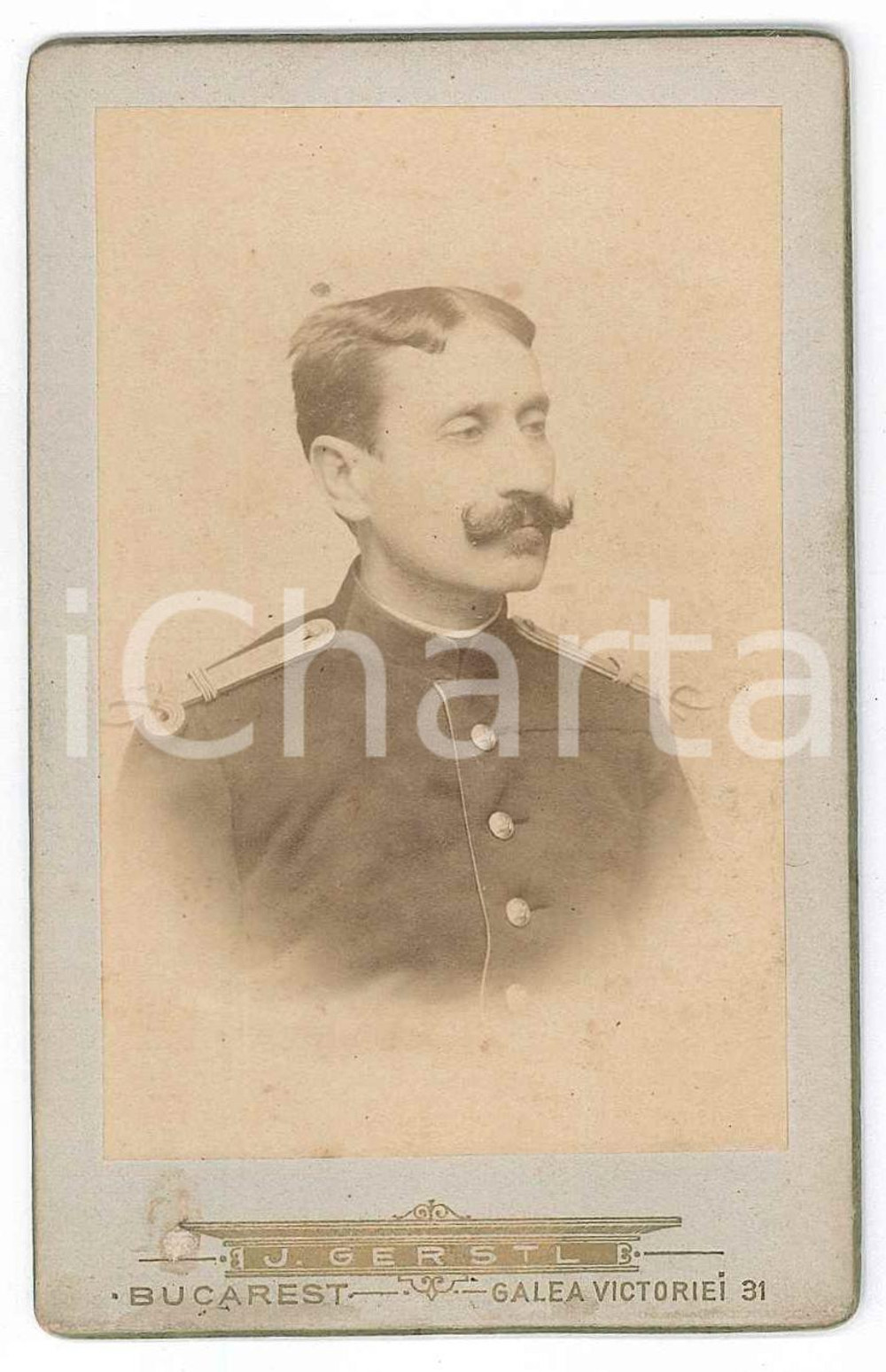 1880 ca BUCAREST - ROMANIA Portrait of a soldier - Photo J. GERSTL - CDV Fotografia d'epoca, montata su cartoncino rigido. FAIR/discreto Lievi smussature agli angoli Formato: 6x10 cm originale e autentica 1