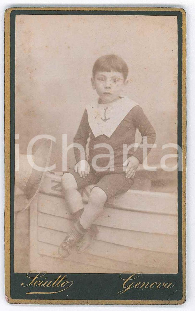 1880 ca GENOVA Ritratto di bambino in abito da marinaretto - Foto SCIUTTO CDV Fotografia d'epoca, montata su cartoncino rigido. FAIR/discreto Lievi smussature agli angoli Formato: 6x10 cm originale e autentica 1