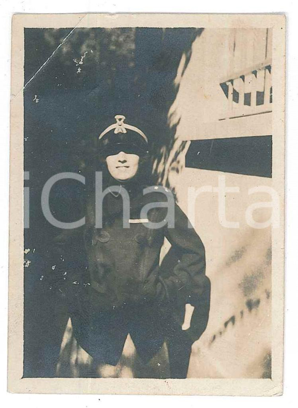 1910 ca REGNO D'ITALIA - REIO ESERCITO Soldato - Fotografia anonima 5x8 cm Fotografia d'epoca. POOR/danneggiato Lievi smussature agli angoli, piegatura all'angolo superiore sinistro Formato: 5x8 cm originale e autentica 1