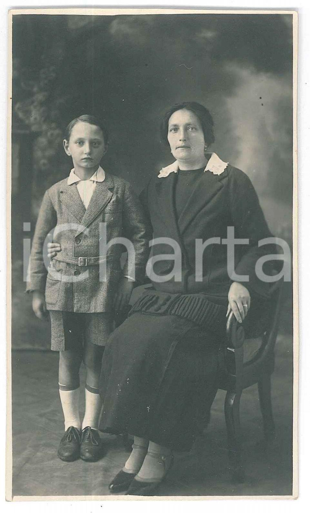 1930 ca ITALIA Ritratto di madre e figlio - Fotografia anonima 7x13 cm Fotografia d'epoca. FAIR/discreto Lievi smussature Formato: 7x13 cm originale e autentica 1